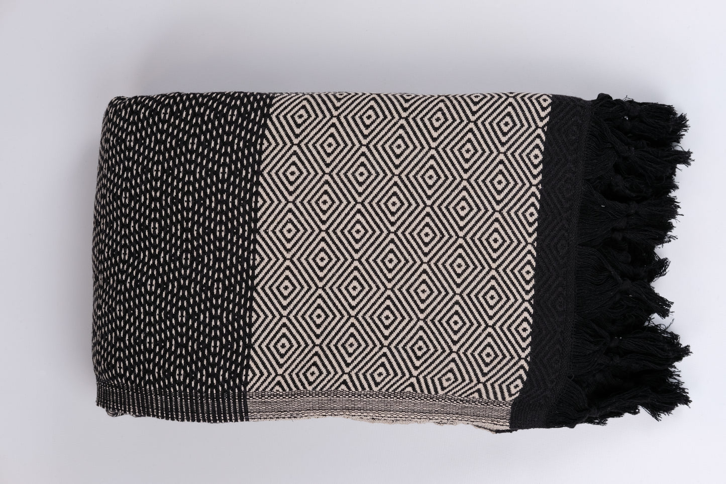 Hualalai XXL - Tagesdecke mit Rauten & Zopfmuster