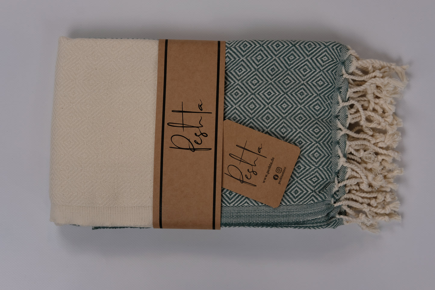 Bandai - Strandtuch mit Rautenmuster & Natur-Bordüre