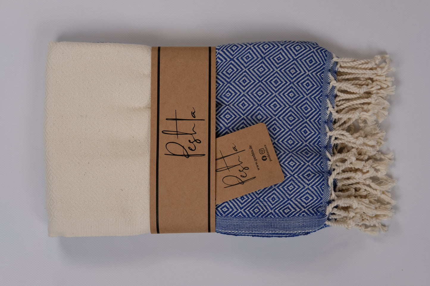 Bandai - Strandtuch mit Rautenmuster & Natur-Bordüre