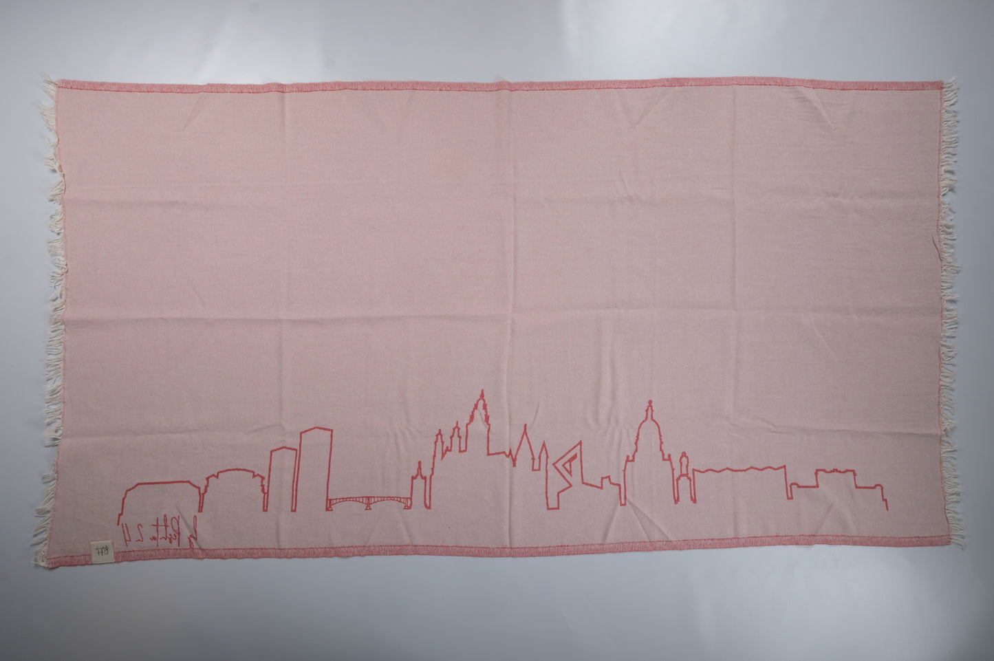 Mainz-Tuch. Entdecke Mainz in Stil: Lifestyle Tuch mit der Silhouette von Mainz. In 2 Farben.