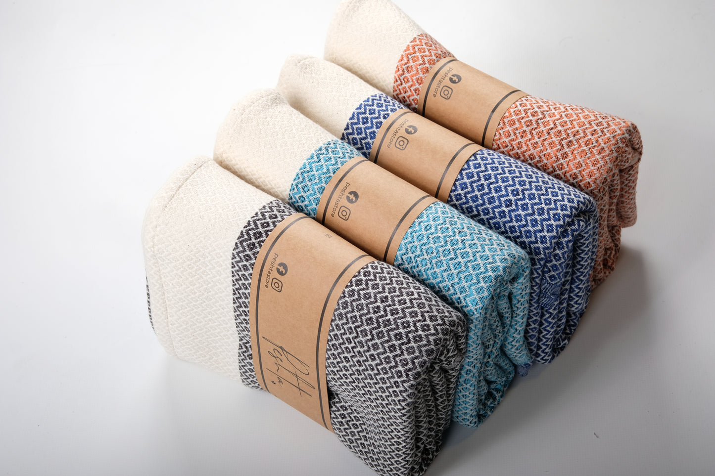 Colima Oversize. Edles Rautenmuster in 4 eleganten Farben. Wellnesstuch und Meditationstuch.