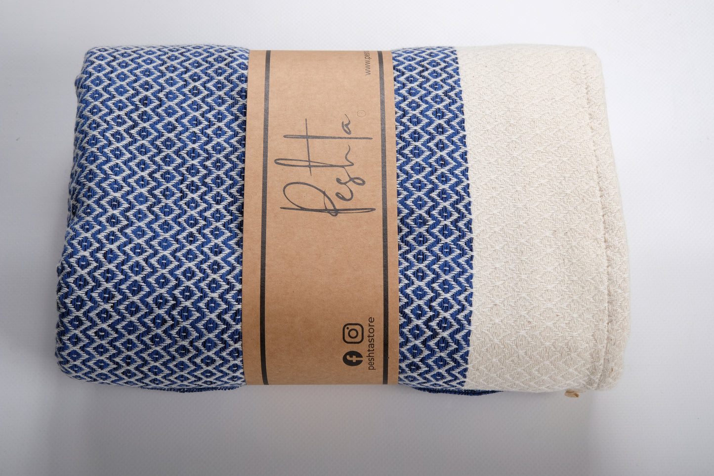 Colima Oversize. Edles Rautenmuster in 4 eleganten Farben. Wellnesstuch und Meditationstuch.