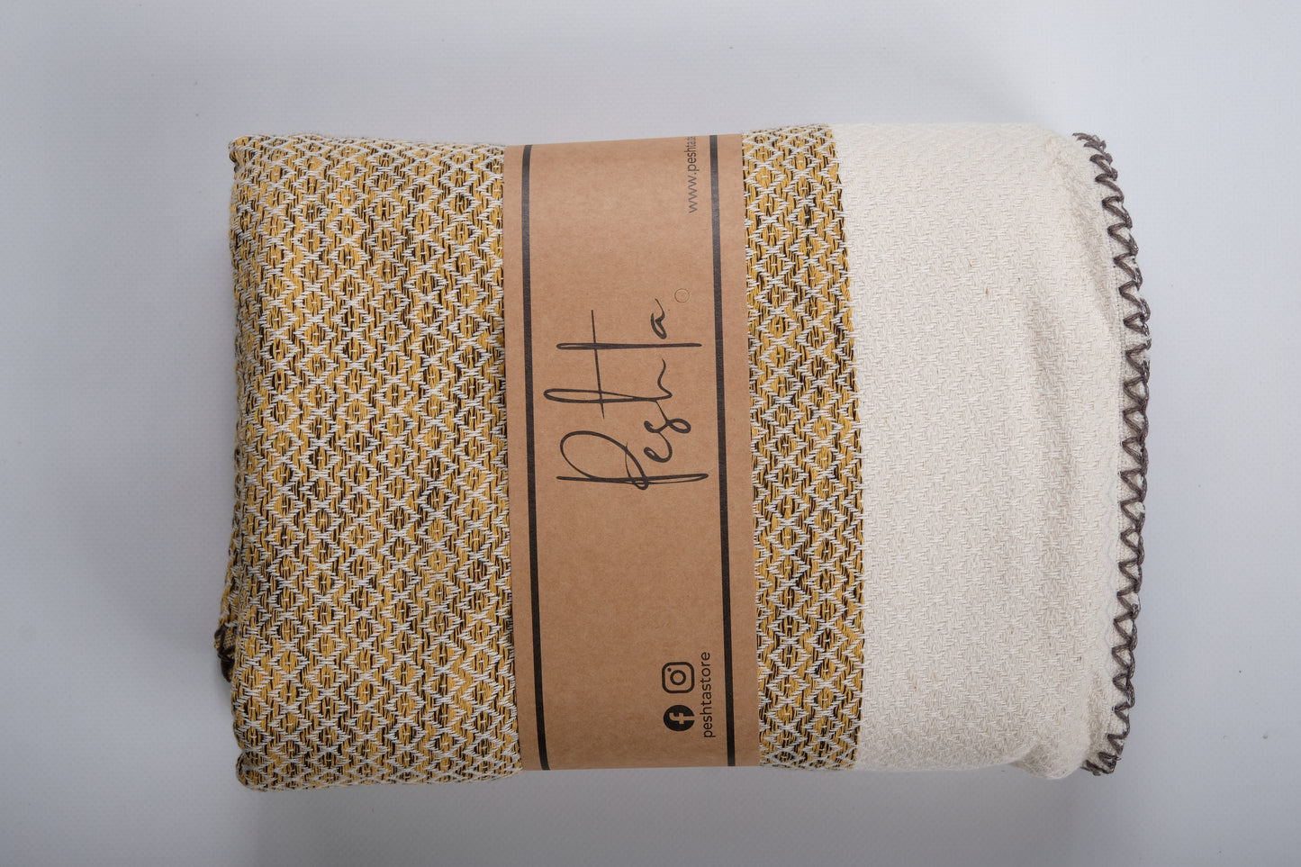 Colima Oversize mit edler Ziernaht. Edles Rautenmuster in 4 eleganten Farben. Wellnesstuch und Meditationstuch.