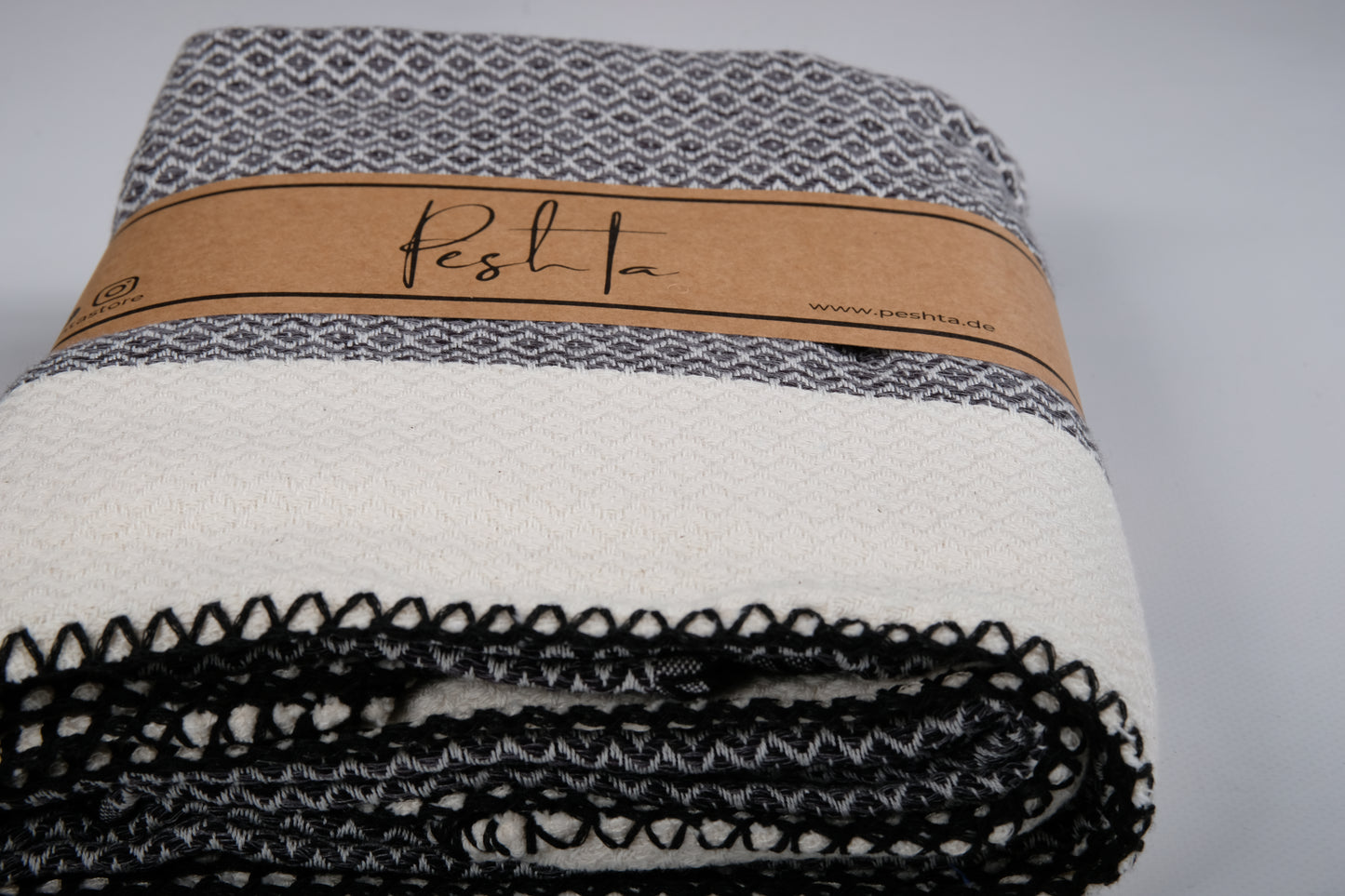Colima Oversize mit edler Ziernaht. Edles Rautenmuster in 4 eleganten Farben. Wellnesstuch und Meditationstuch.
