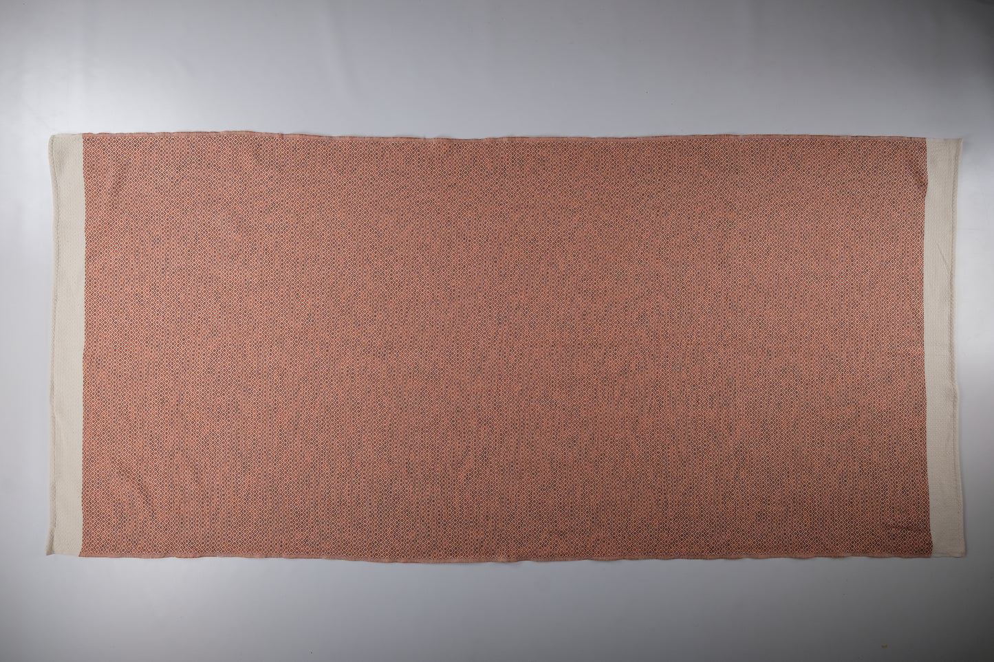 Colima Oversize. Edles Rautenmuster in 4 eleganten Farben. Wellnesstuch und Meditationstuch.