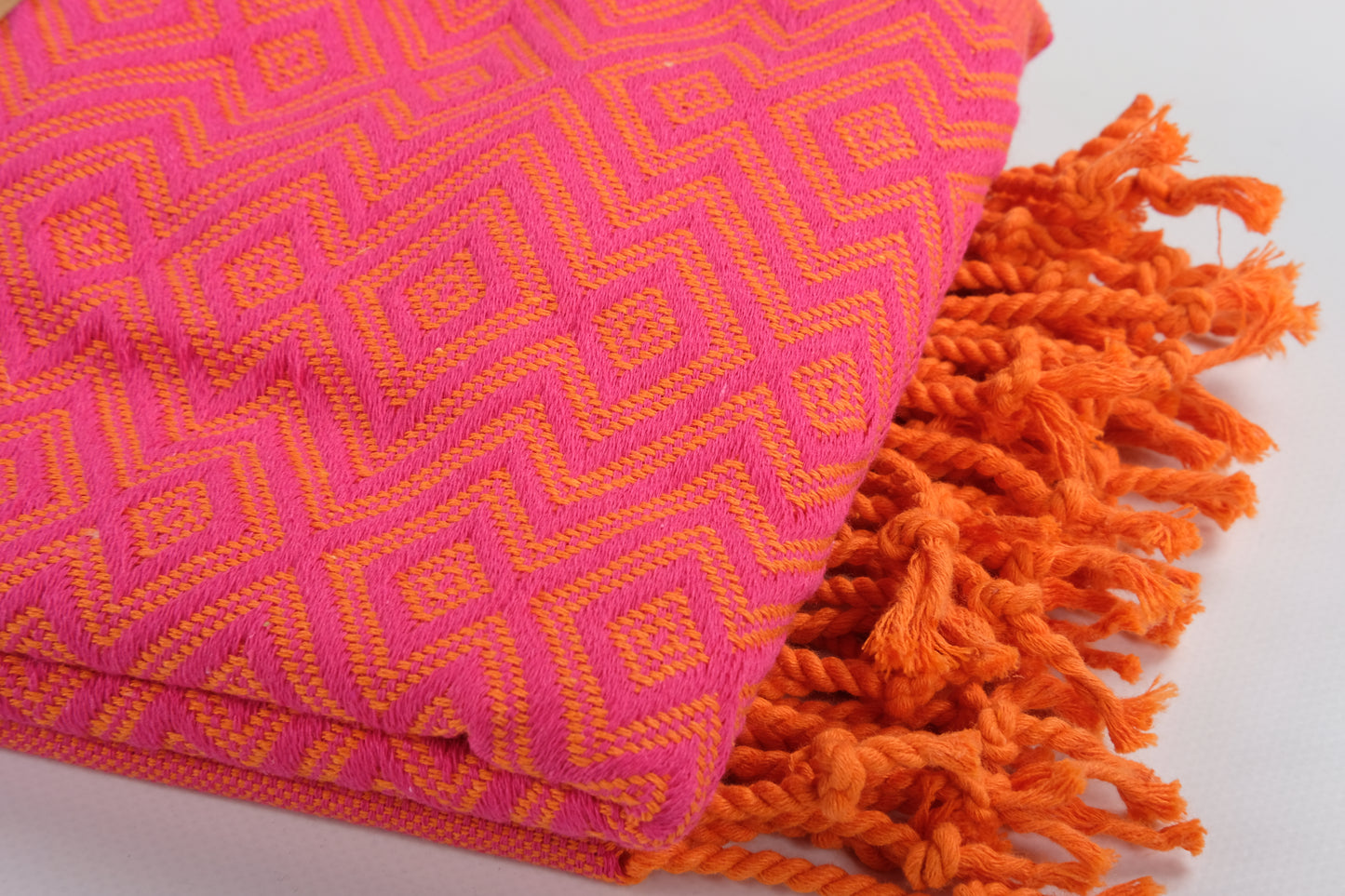 Luahoko - Strandtuch mit Rauten & Streifen