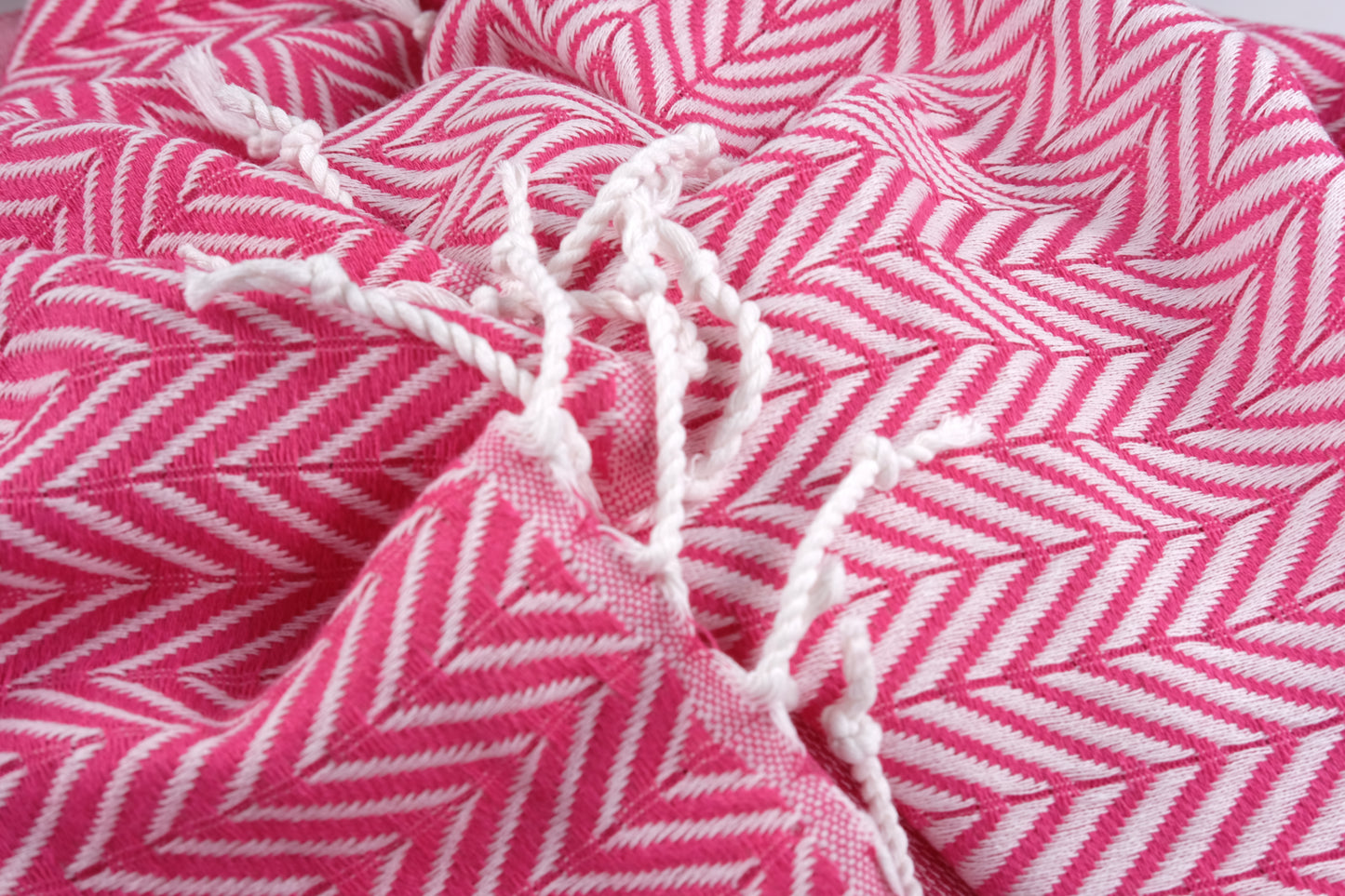 Nuku - Strandtuch im Fischgrätmuster in 2 Grössen