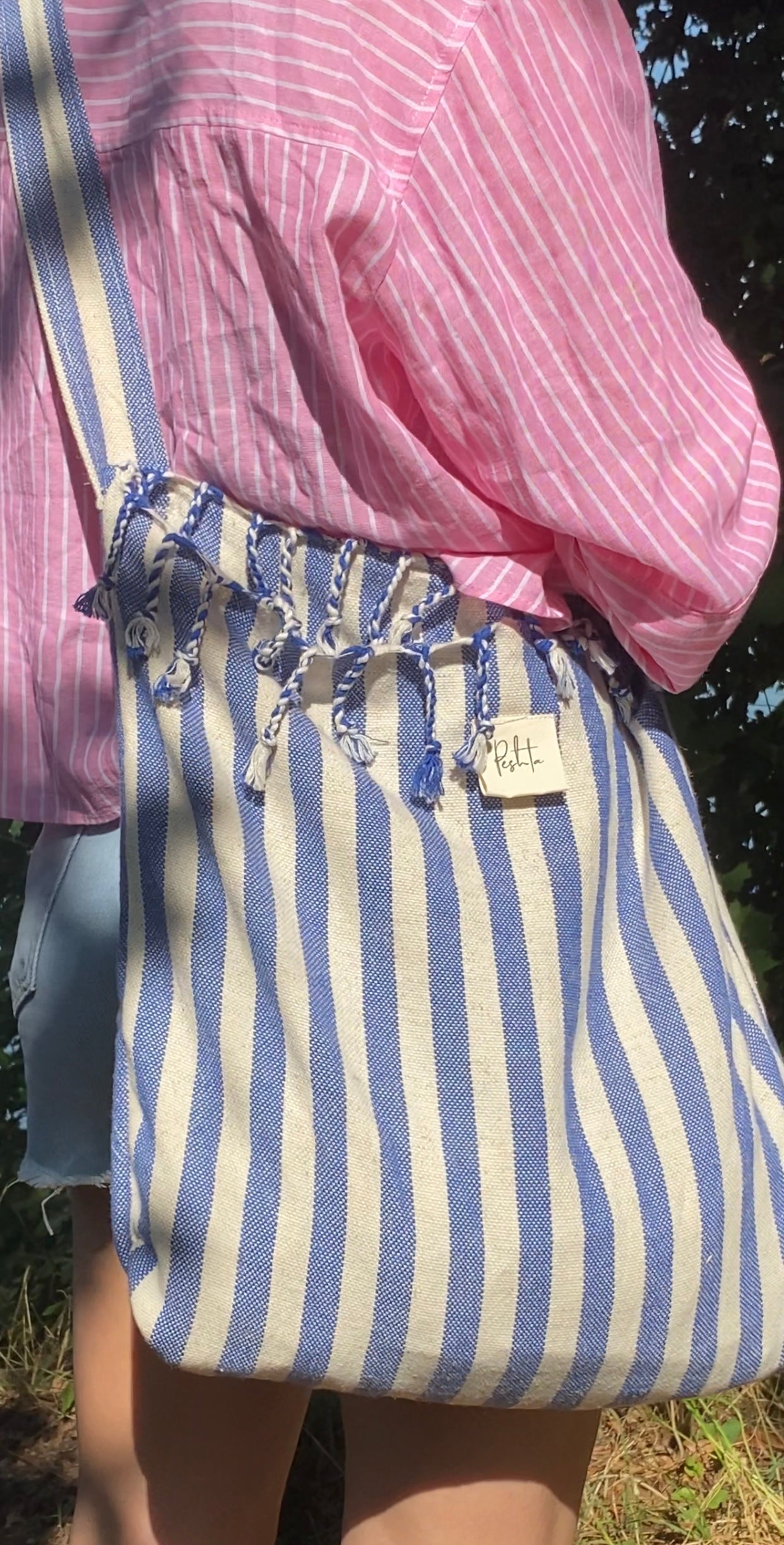 Rincon Hey Bag by Peshta. Eine Umhängetasche oder doch ein Strandtuch? Oder vielleicht auch eine Picknickdecke ... finde es selbst heraus! In 5 Varianten.