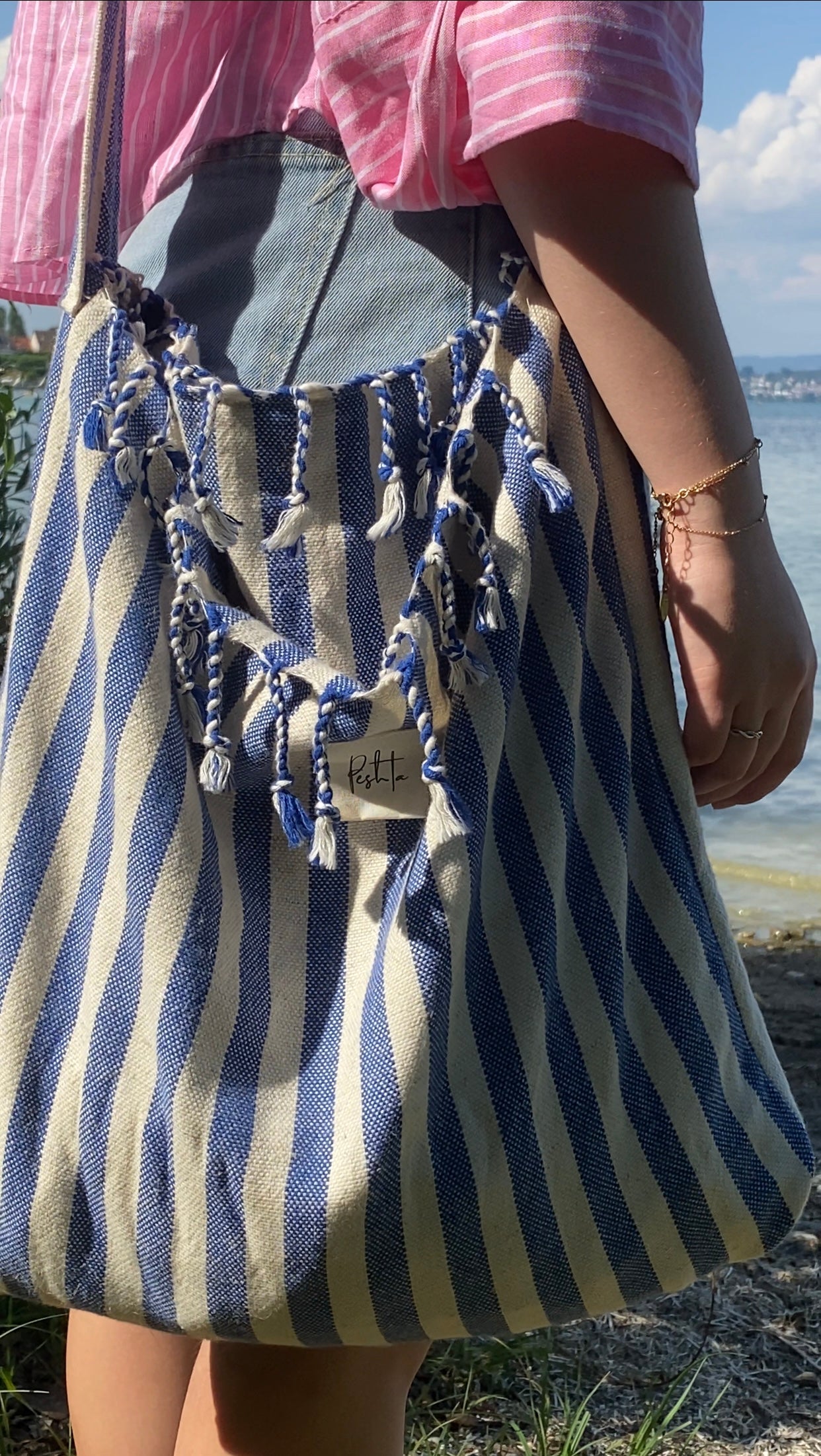 Rincon Hey Bag by Peshta. Eine Umhängetasche oder doch ein Strandtuch? Oder vielleicht auch eine Picknickdecke ... finde es selbst heraus! In 5 Varianten.