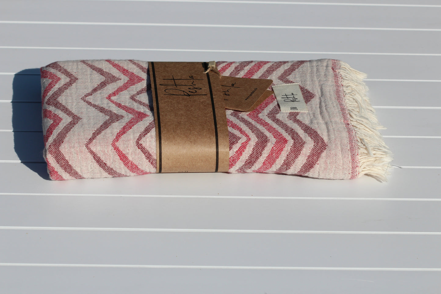 Guguan - Strandtuch mit filigranem Mandala