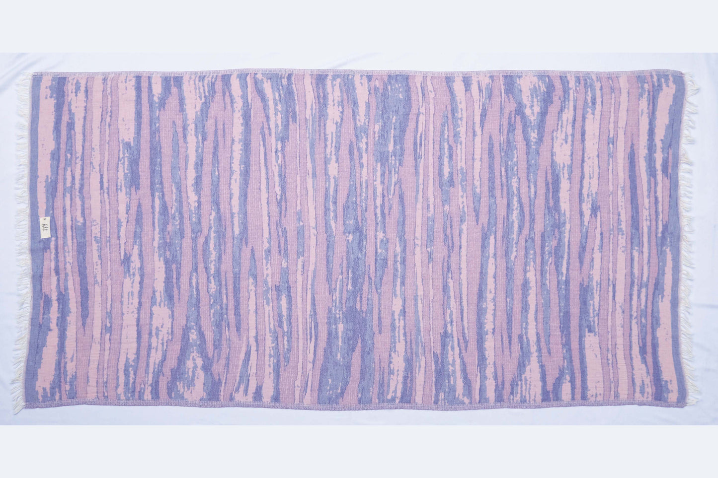 Fantale. Leuchtende Farben mit interessantem Zick-Zack/Wellen Design. Zweischichtiges Gewebe. In 4 Farben.