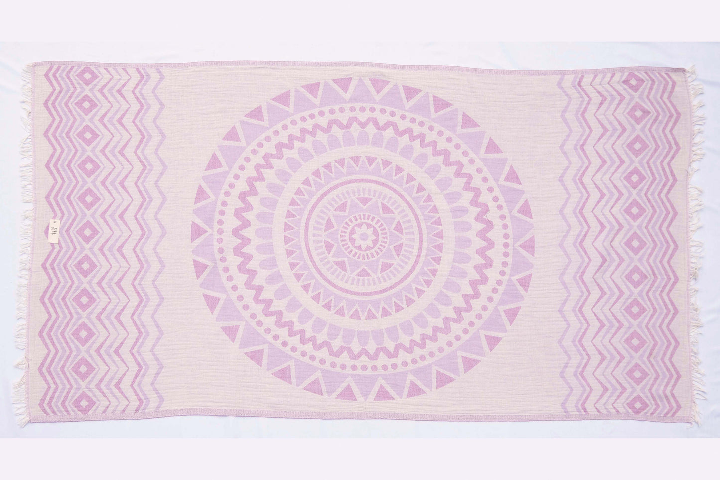 Guguan. Leuchtende Farben mit filigranem Mandala Muster. Zweischichtiges Gewebe. In 5 Farben.