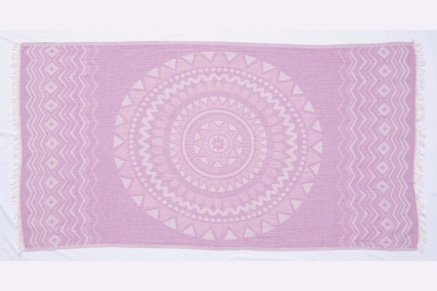 Guguan. Leuchtende Farben mit filigranem Mandala Muster. Zweischichtiges Gewebe. In 5 Farben.