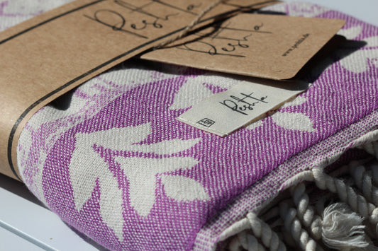 Ranu - Strandtuch mit zartem Mandala - Design