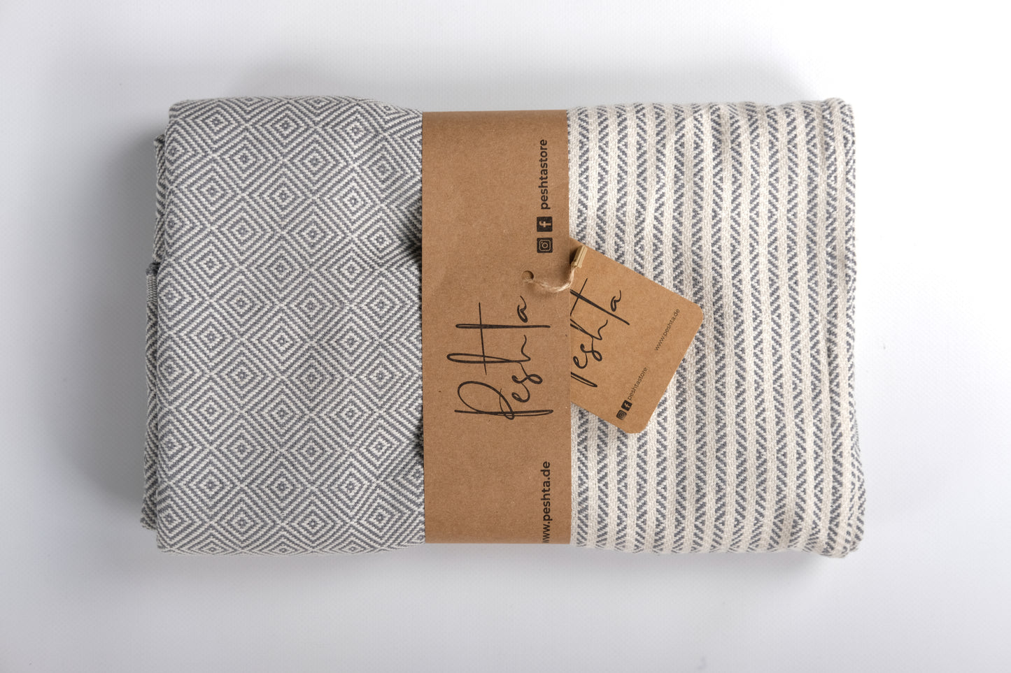 Iraya Oversize - Strandtuch mit Streifen und Rauten
