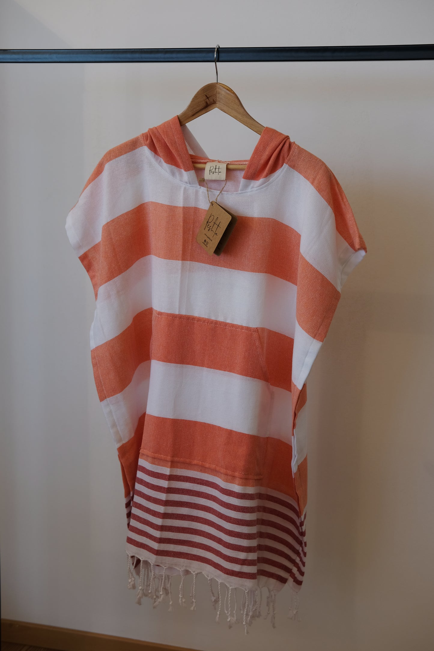 Poncho Moti - Poncho mit Streifen in 2 Farben