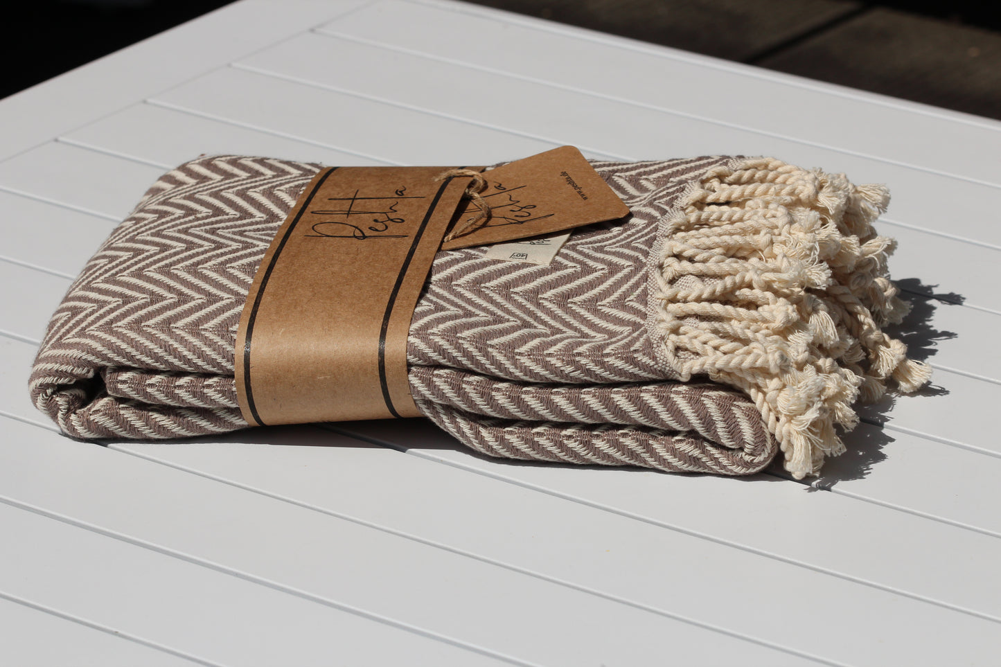 Nuku - Strandtuch im Fischgrätmuster in 2 Grössen