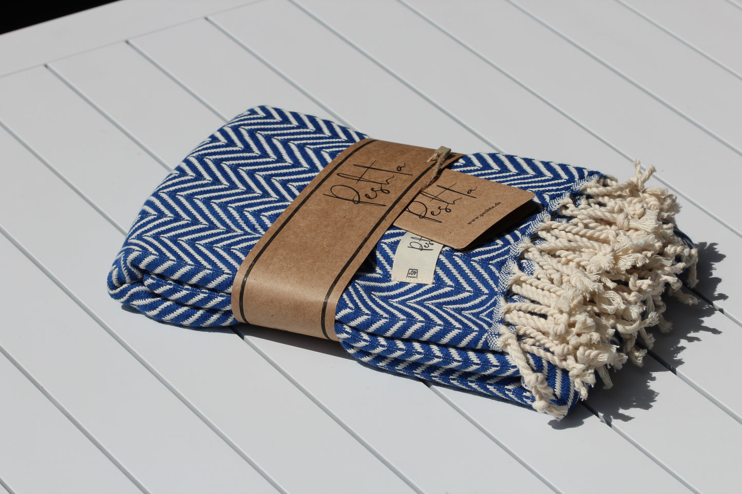 Nuku - Strandtuch im Fischgrätmuster in 2 Grössen