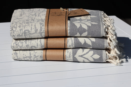 Ranu - Strandtuch mit zartem Mandala - Design